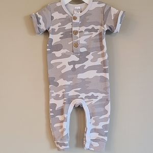 Light grey camo waffle short sleeved footless romper/footie